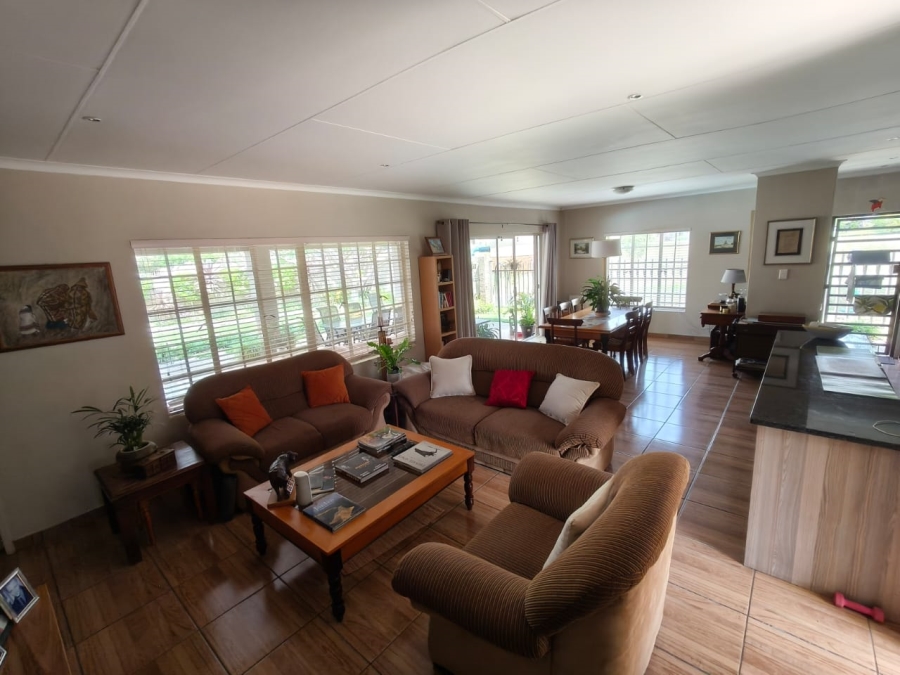 3 Bedroom Property for Sale in Waterkloof East North West